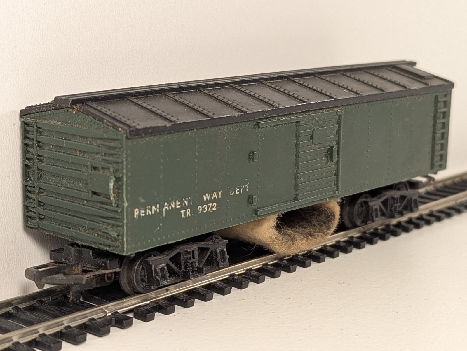 Tri-ang Permanent Way Department TR9372 Track Cleaner Box Carriage