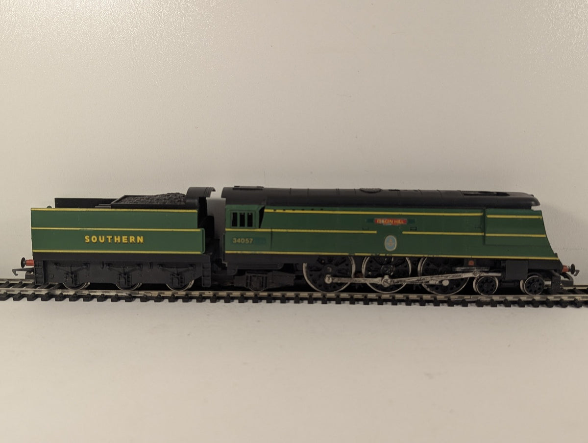 Hornby OO Gauge Battle of Britain Class 'Biggin Hill' Steam Locomotive 34057