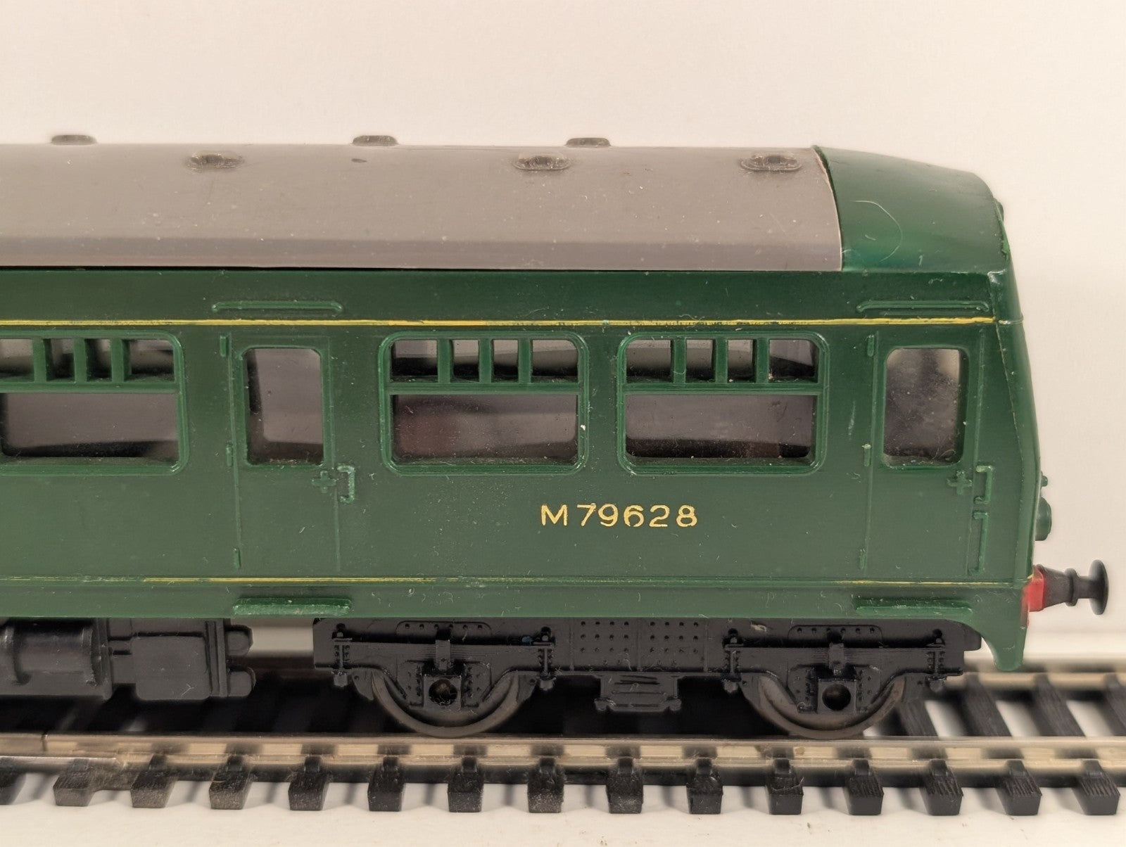 Tri-ang R157 OO Gauge Motorised Class 101 DMU BR Green