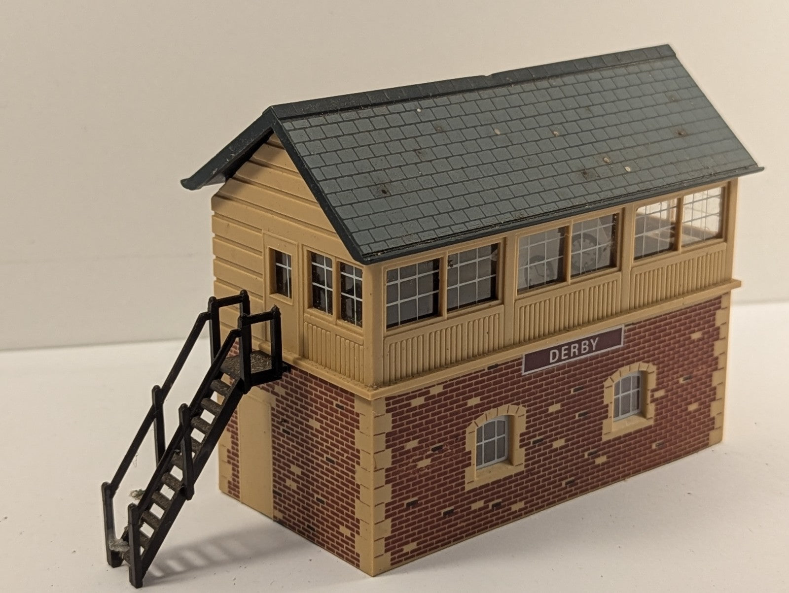 Hornby OO Gauge R503 Signal Box
