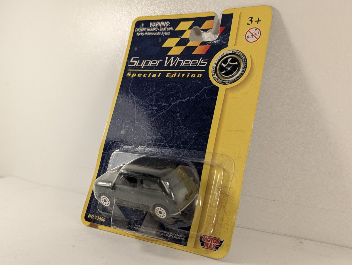 Motormax Classic Mini Cooper Die-cast Model Car Dark Green with Black Roof 73600