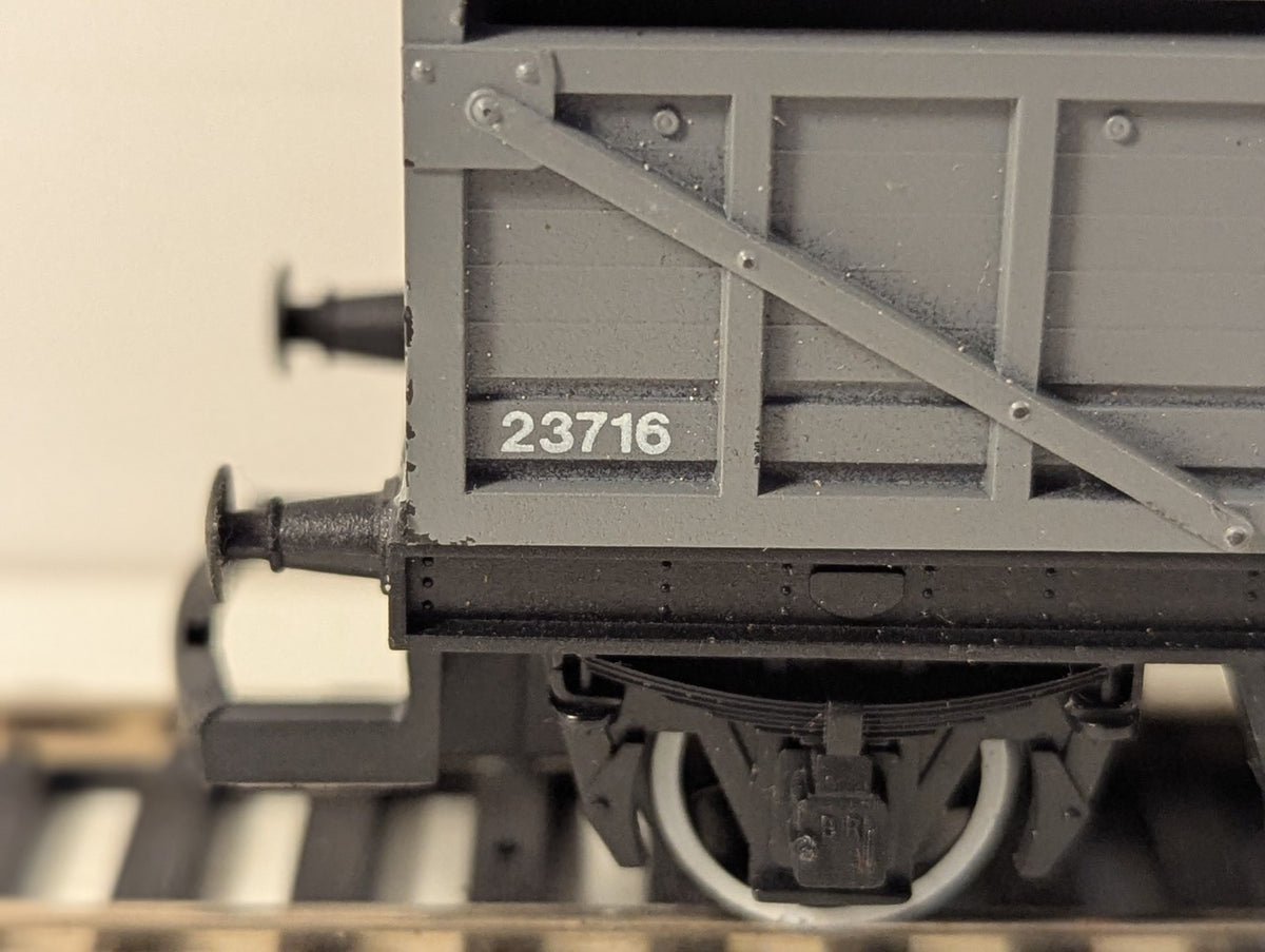 Hornby OO Gauge LMS Cattle Wagon Goods Wagon 23716 LMS Grey R237
