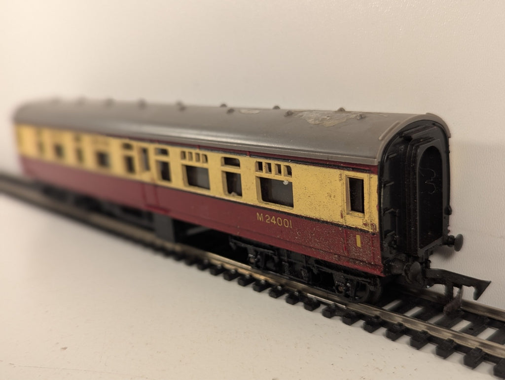 Tri-ang R29 OO Gauge Maroon & Cream Composite Brake Coach