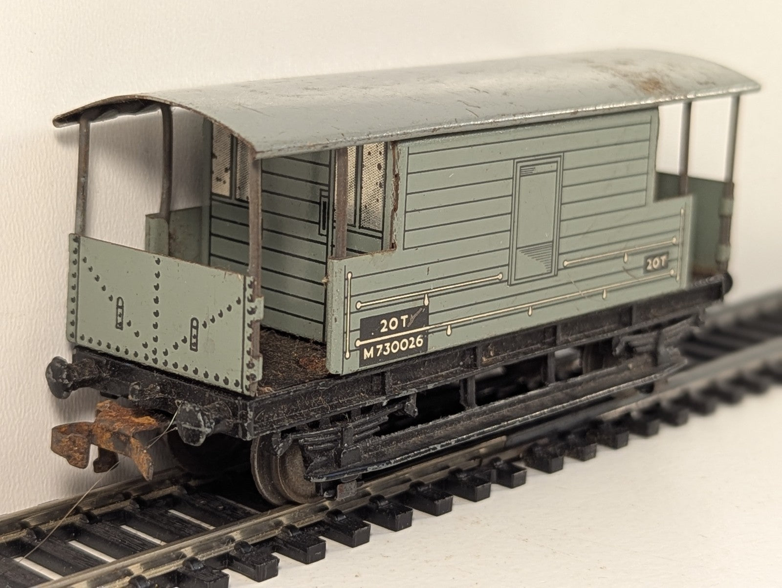 Hornby Dublo 32045 OO Gauge BR 20 Ton Brake Van