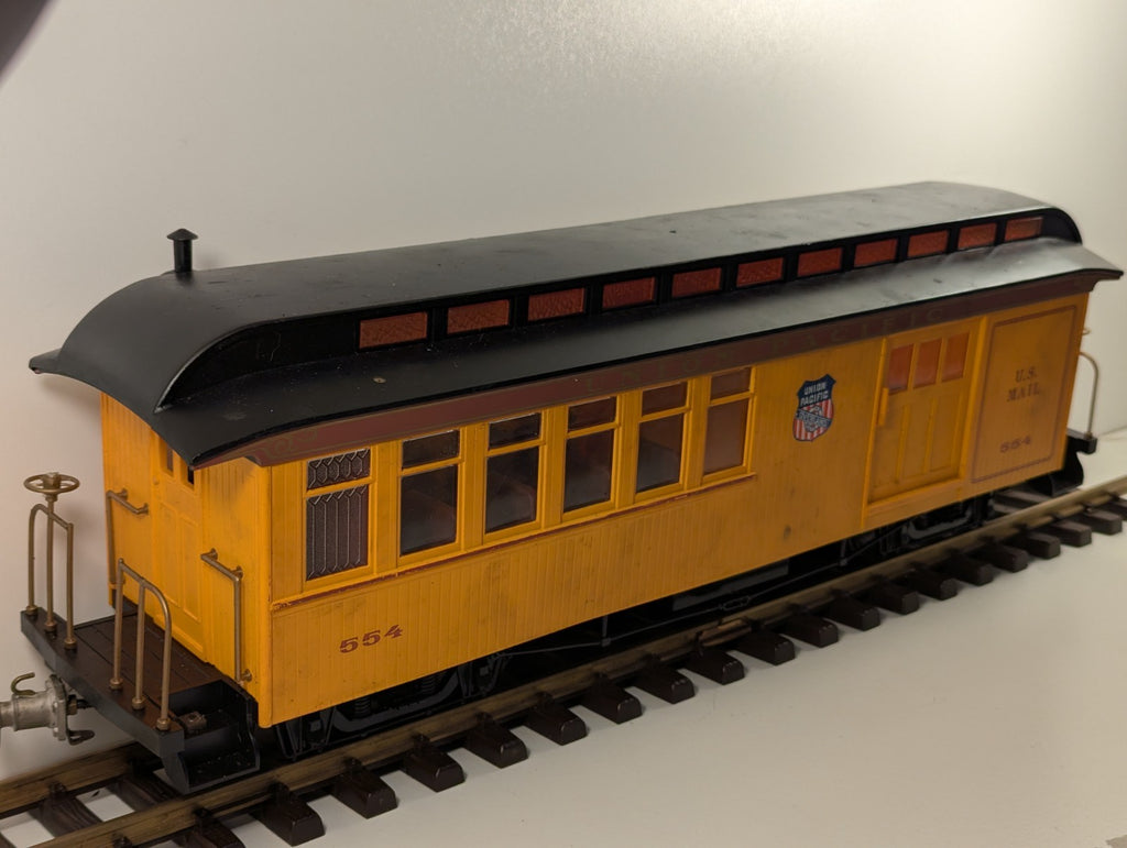 Bachmann Big Haulers G Scale Union Pacific Mail Passenger Car on O Gauge Wheels