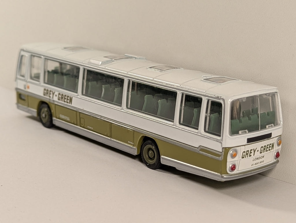 EFE Plaxton Coach – Tottenham to Manchester – British Bus Model