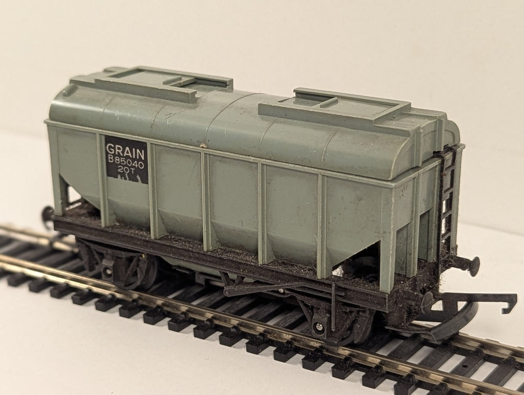 Tri-ang OO Gauge Operating 20T Grain Wagon Goods Wagon B85040 BR Grey R224
