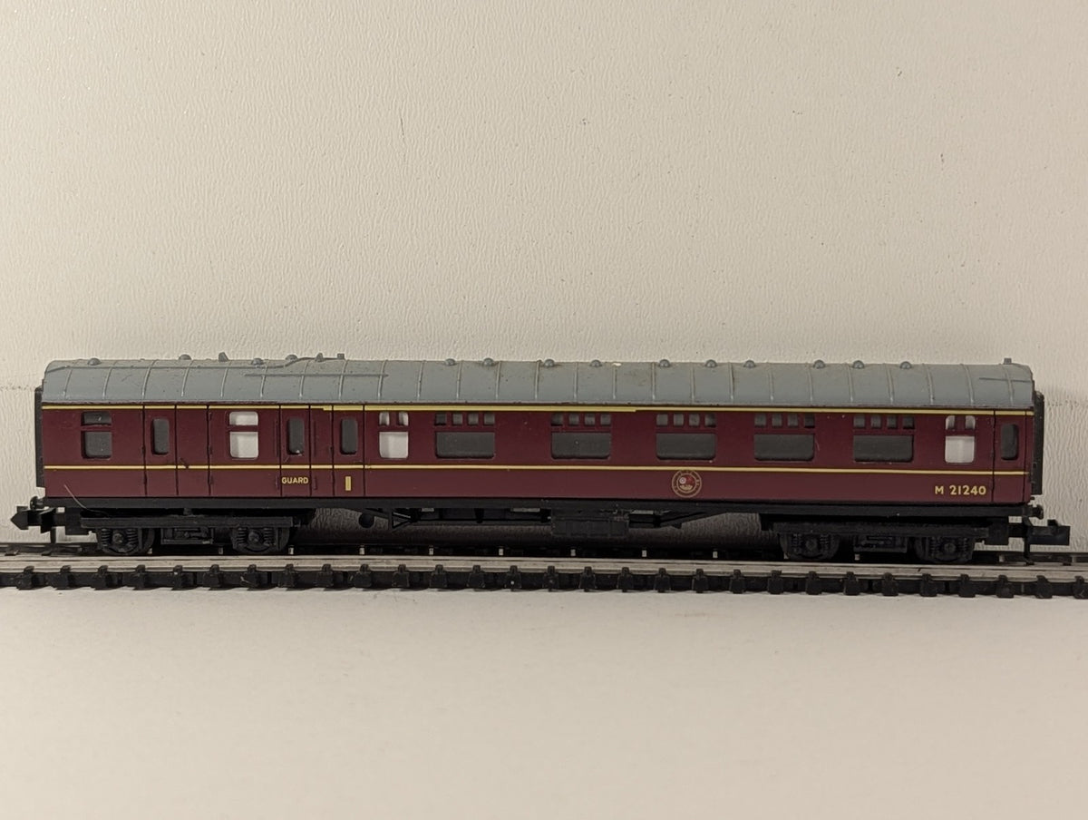 Minitrix N Gauge BR Mk1 Brake Composite Coach Passenger Coach M 21240 BR Maroon
