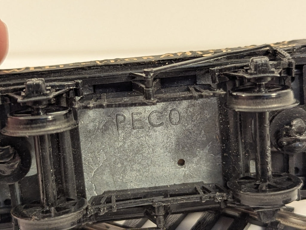 Peco OO Gauge Pwllheli Granite Co. 3 Plank Wagon