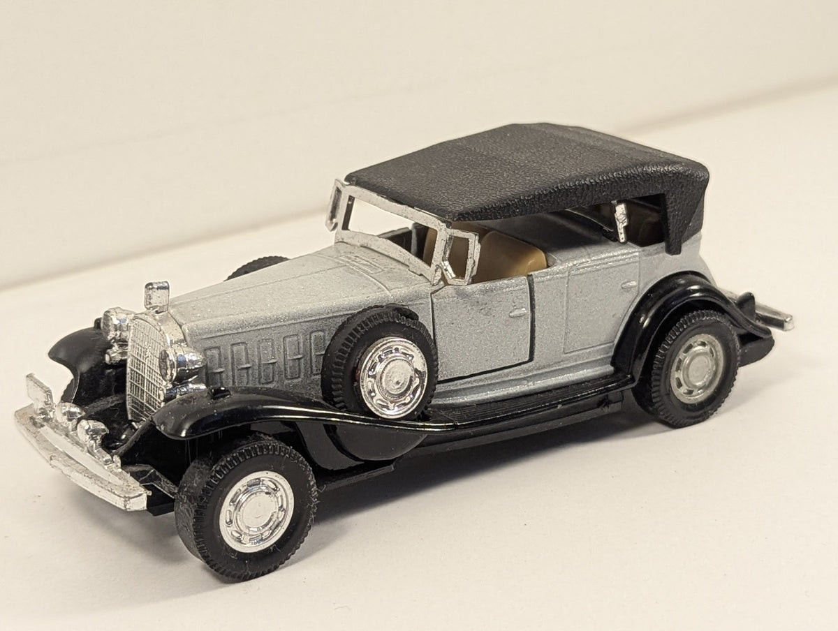 Yatming Cadillac V-16 Phaeton Die-cast Model Car Silver and Black 8503