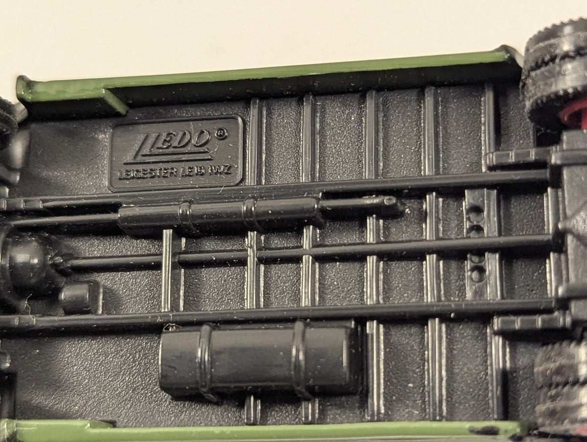 Lledo 1:76 Karrier Bantam Van Die-cast Model Van 34NW983 BRS Parcels Services