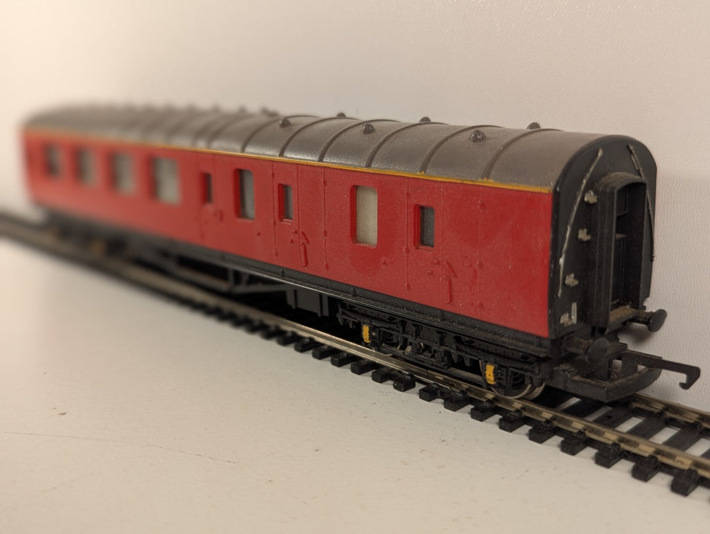 Hornby OO Gauge ex-LMS 57ft Suburban Brake Third Coach