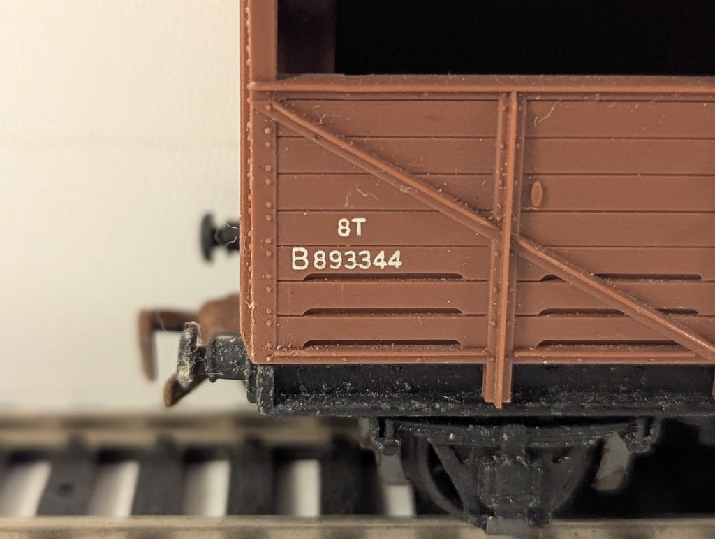 Hornby Dublo OO Gauge BR Cattle Wagon Goods Wagon B893344 BR Bauxite 4635