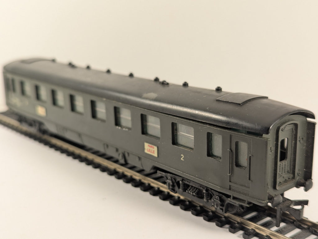 Hornby-Acho 733 HO Gauge SNCF 2nd Class Passenger Coach