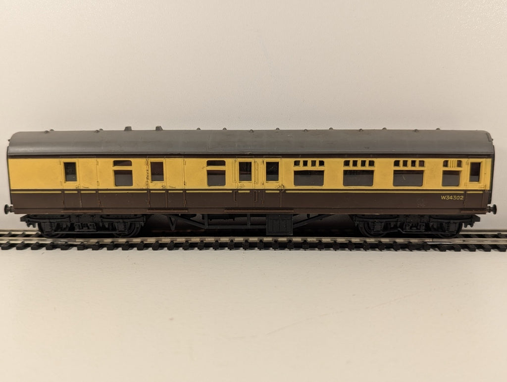 Tri-ang R329 OO Gauge BR Mk1 Brake Second Coach W34302