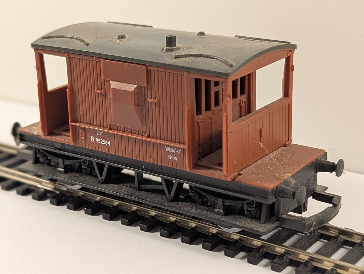 Hornby RailRoad OO Gauge BR 20 Ton Brake Van