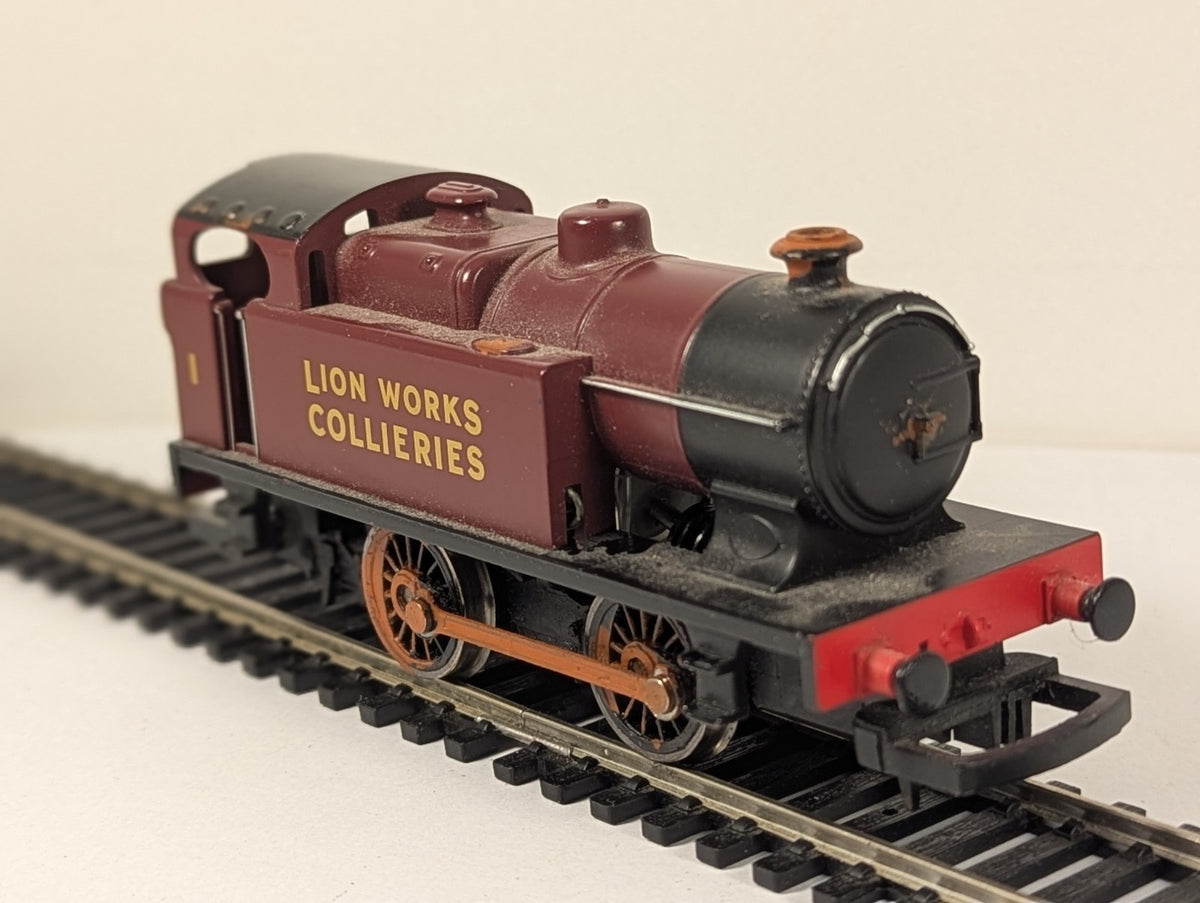 Hornby R2452 OO Gauge Class D 0-4-0T No. 1 Lion Works Collierie – Repainted part