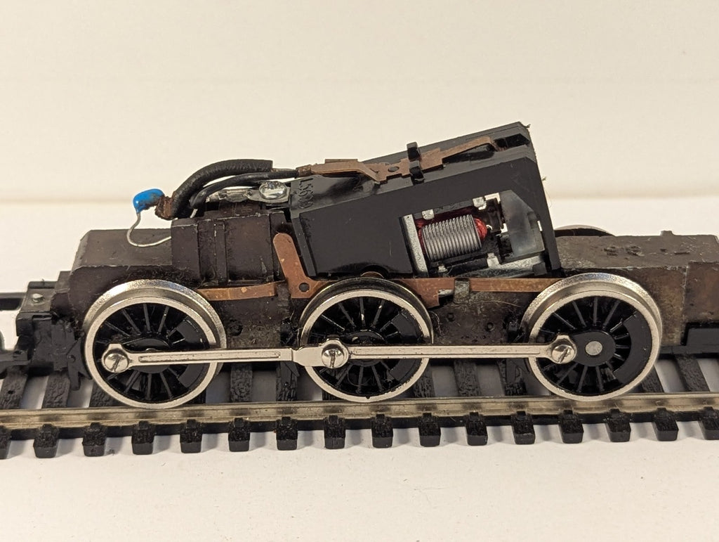 Hornby R130 OO Gauge LNER Green Class 3F Jinty 8400 Spares/Repair