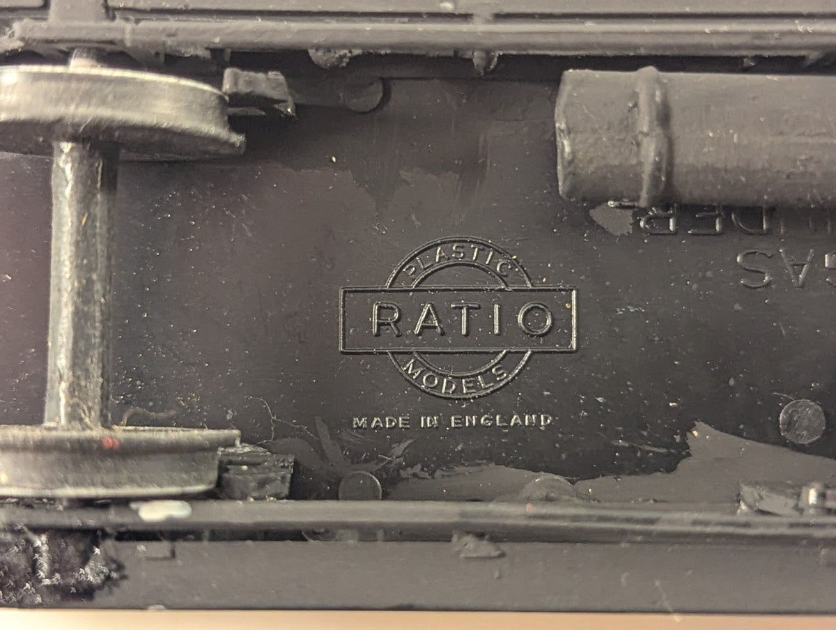 Ratio OO Gauge GWR 4-Wheel Brake Third Coach Coaches GWR Chocolate and Cream 610