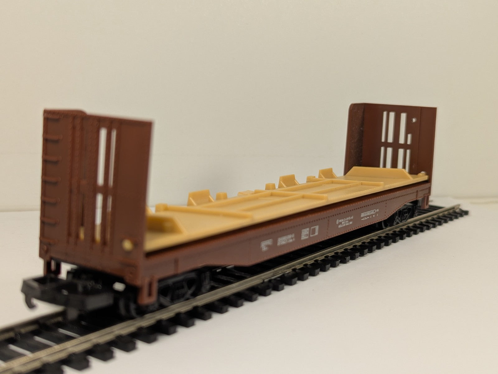 Lima HO Gauge Standard Bulkhead Flatcar