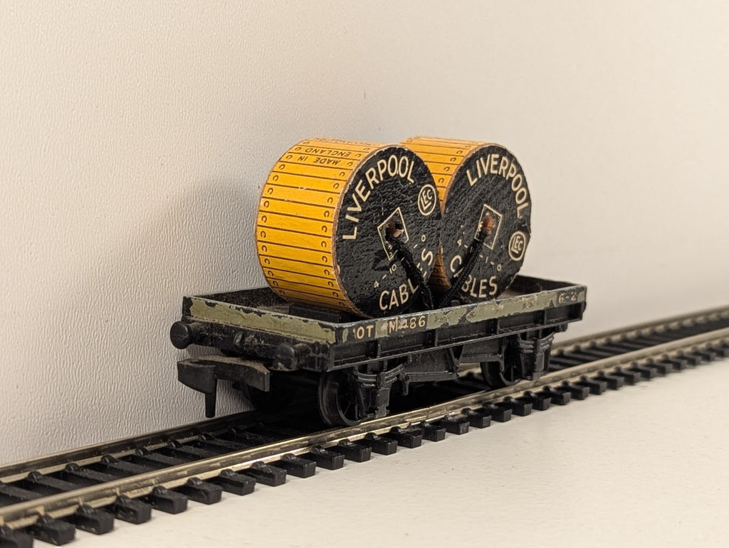 Hornby Dublo 32086 OO Gauge Grey D1 Low-Sided Wagon with Cable Drums - Boxed