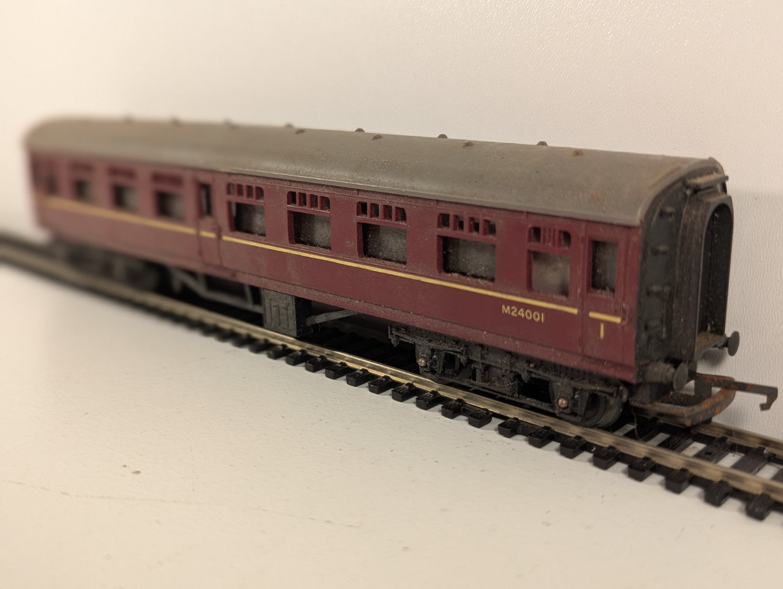 Tri-ang OO Gauge BR Mk1 Composite Coach