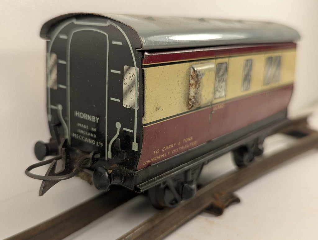 Hornby O Gauge No. 51 Passenger Brake Van Rolling Stock BR Crimson and Cream