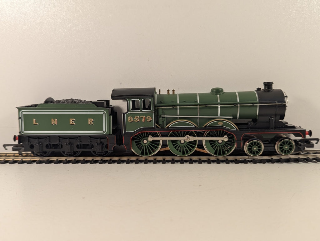 Hornby R284 LNER Class B12/3 4-6-0 Steam Locomotive OO Gauge - Boxed