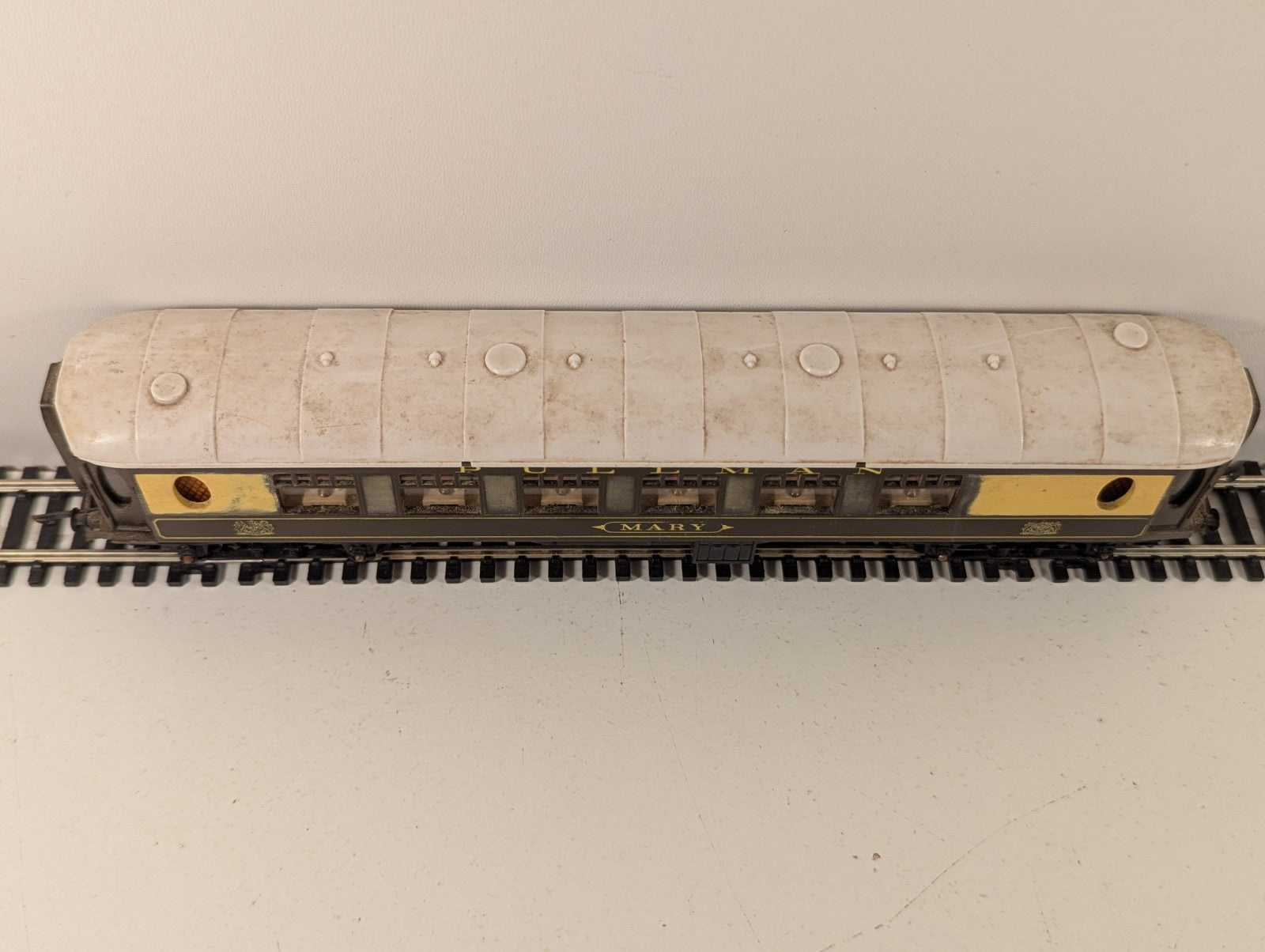 Tri-ang Hornby OO Gauge Pullman Parlour Car “Mary”