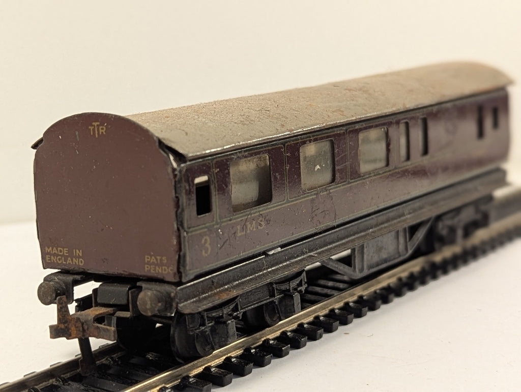 Trix OO Gauge LMS 3rd Class Brake Coach
