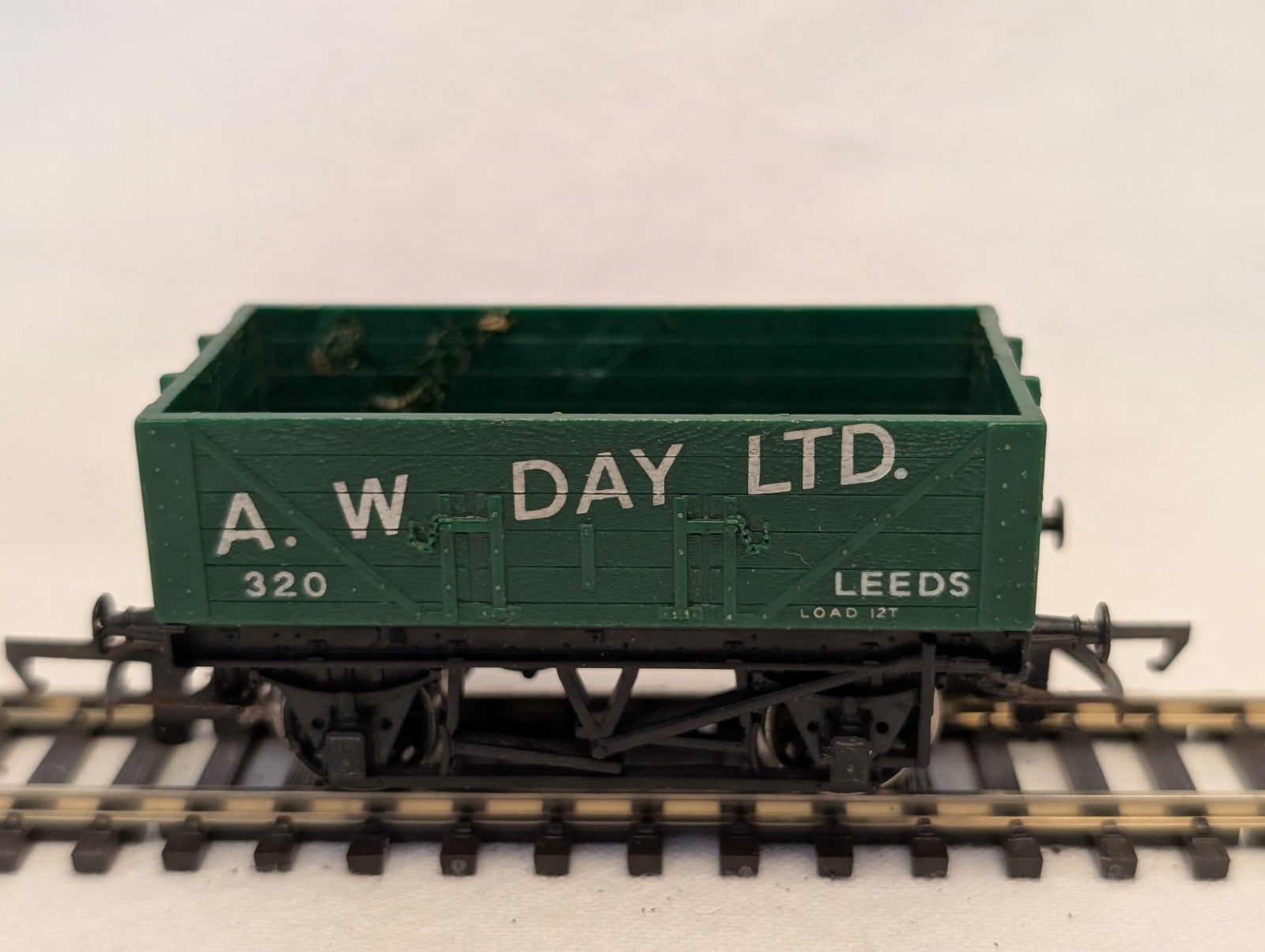 Hornby OO Gauge A.W. Day Ltd. 5-Plank Wagon Goods Wagon 320 A.W. Day