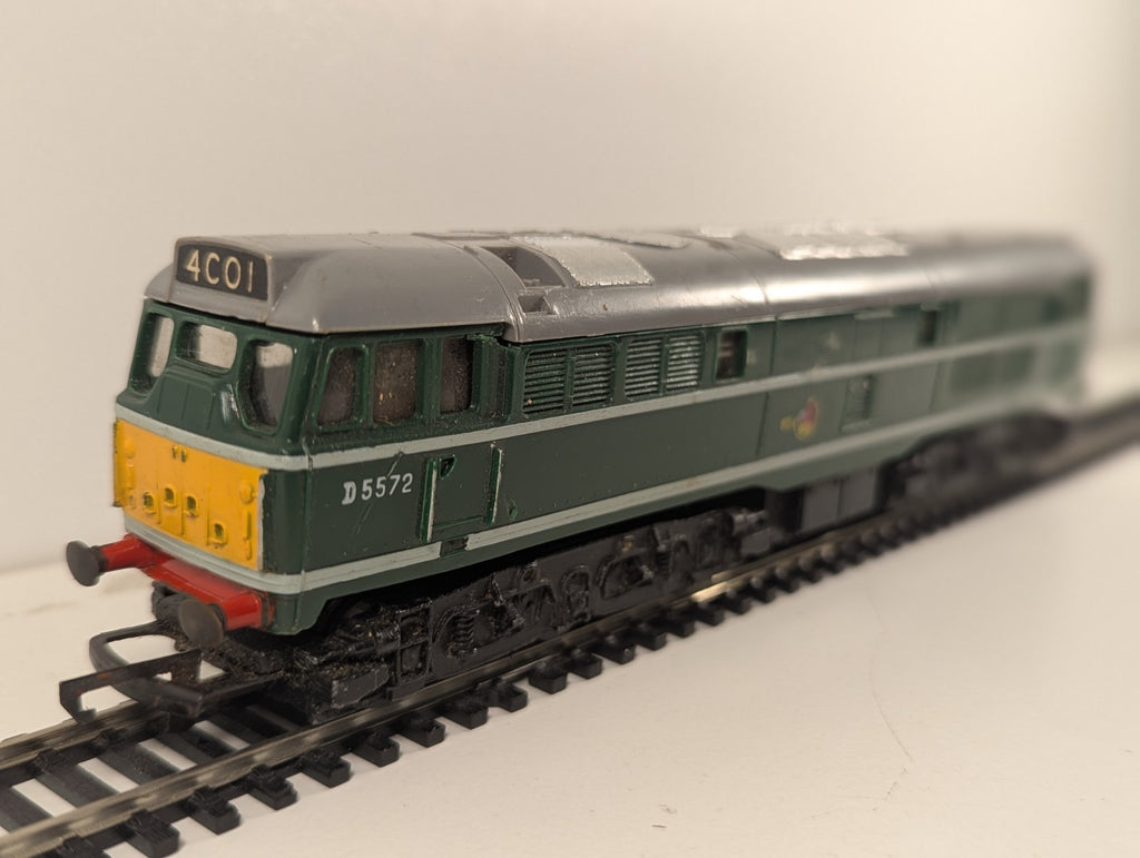 Hornby R357 OO BR Green Class 31 D5572 Repaint