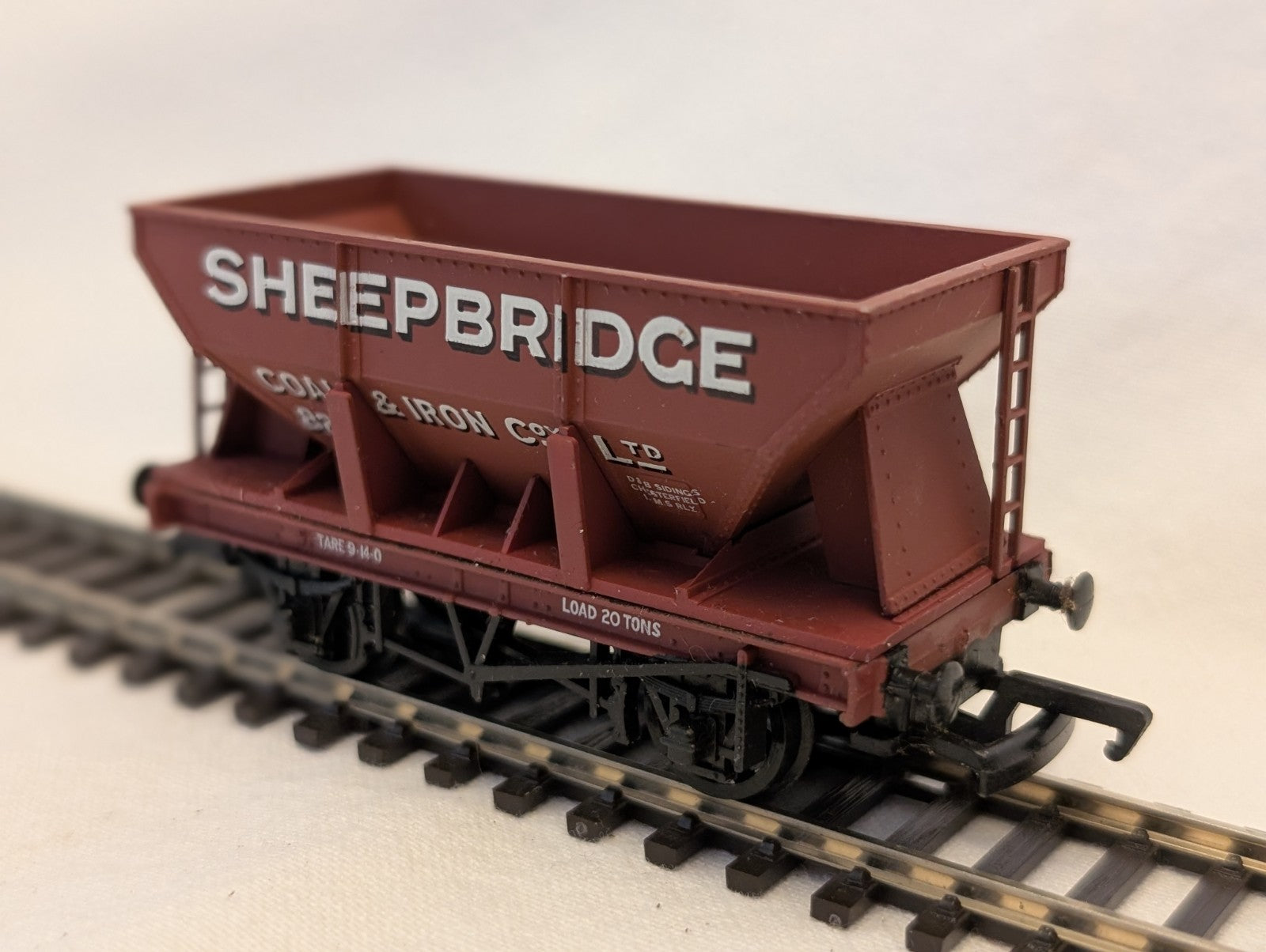 Mainline OO Gauge 20 Ton Hopper Wagon Sheepbridge Goods Wagon 8251
