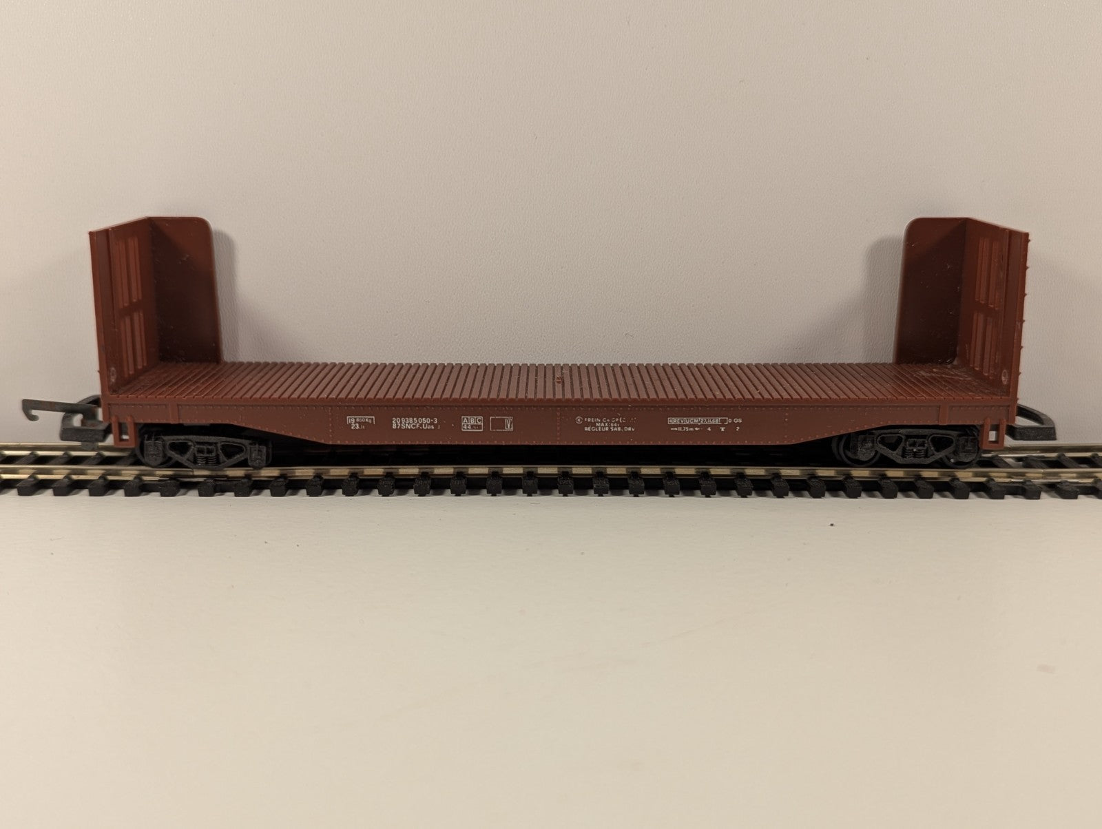 Lima – Bulkhead Flatcar (OO/HO Gauge)