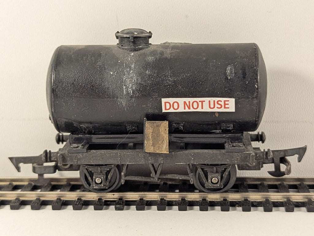 Tri-ang OO Gauge 4-Wheel Tank Wagon Custom Black