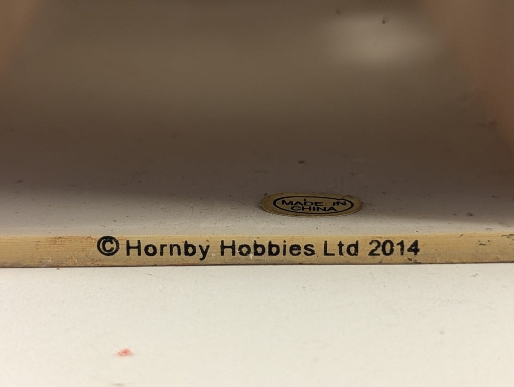Hornby OO Gauge Skaledale Low Relief Pickwick Books Building R9826