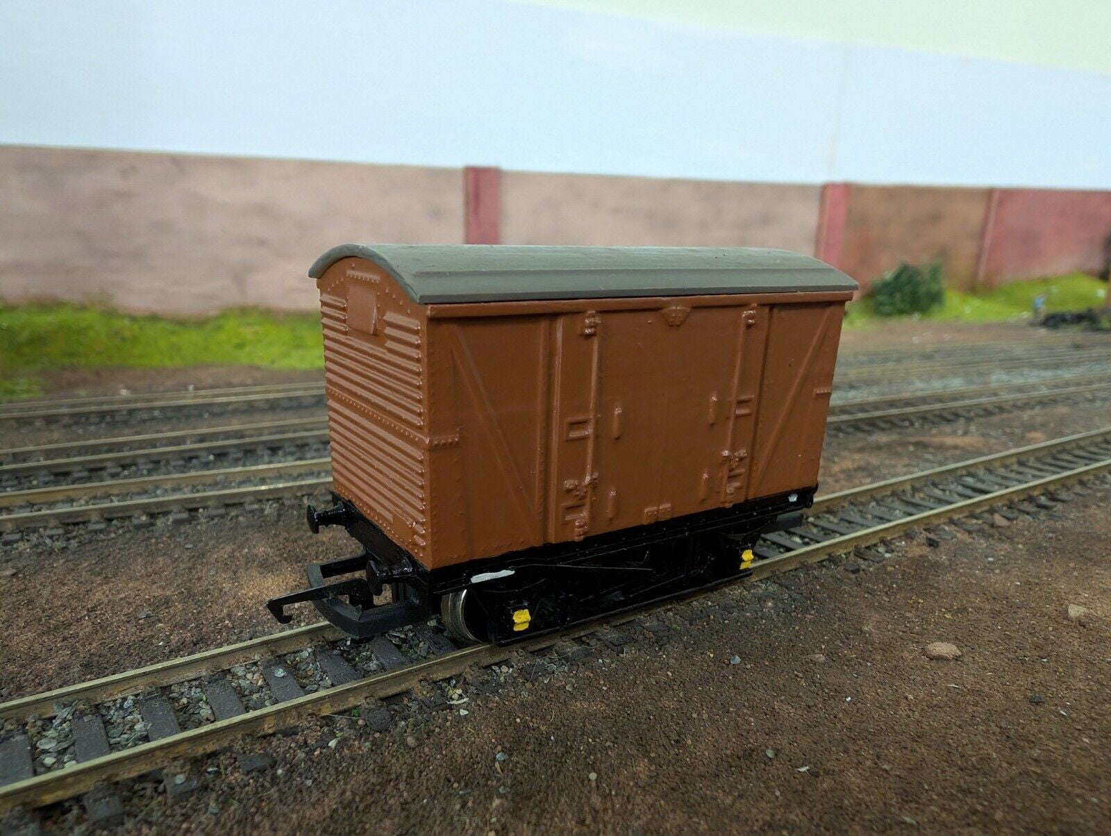 Hornby Vent Van - Repainted