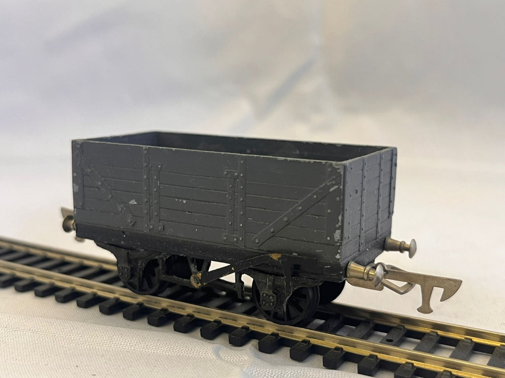 Graham Farrish 7 Plank Wagon Charcoal Finish