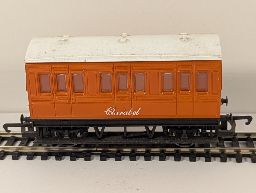 Hornby OO Gauge R112 Thomas & Friends Clarabel Coach
