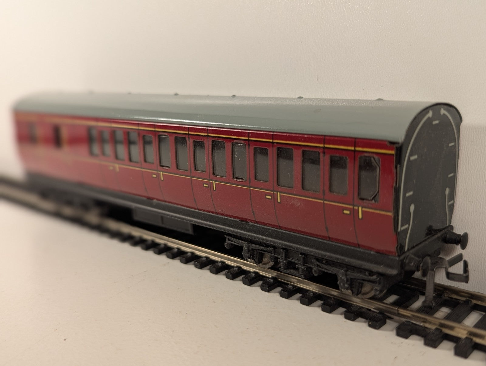 Hornby Dublo OO Gauge Tinplate BR Maroon Suburban Brake Coach