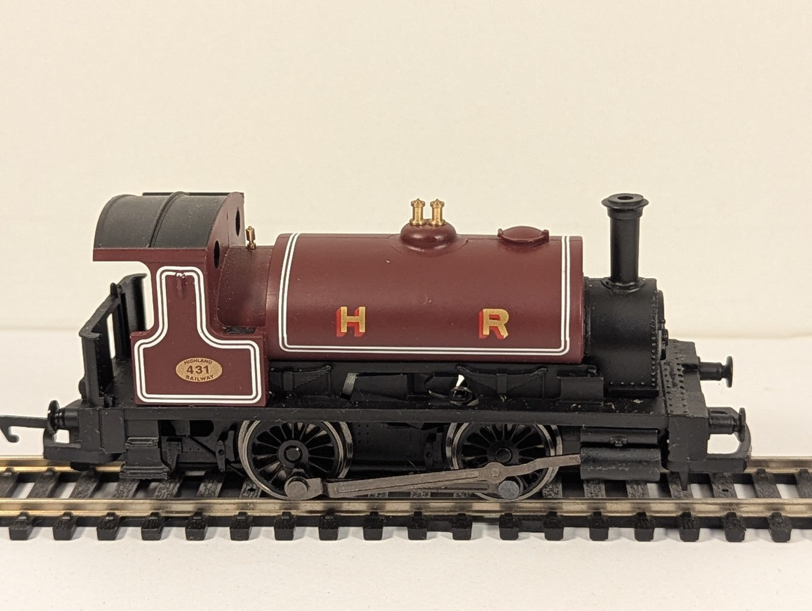 Hornby R1157 OO Gauge Class 0F “Pug” 0-4-0ST HR Maroon