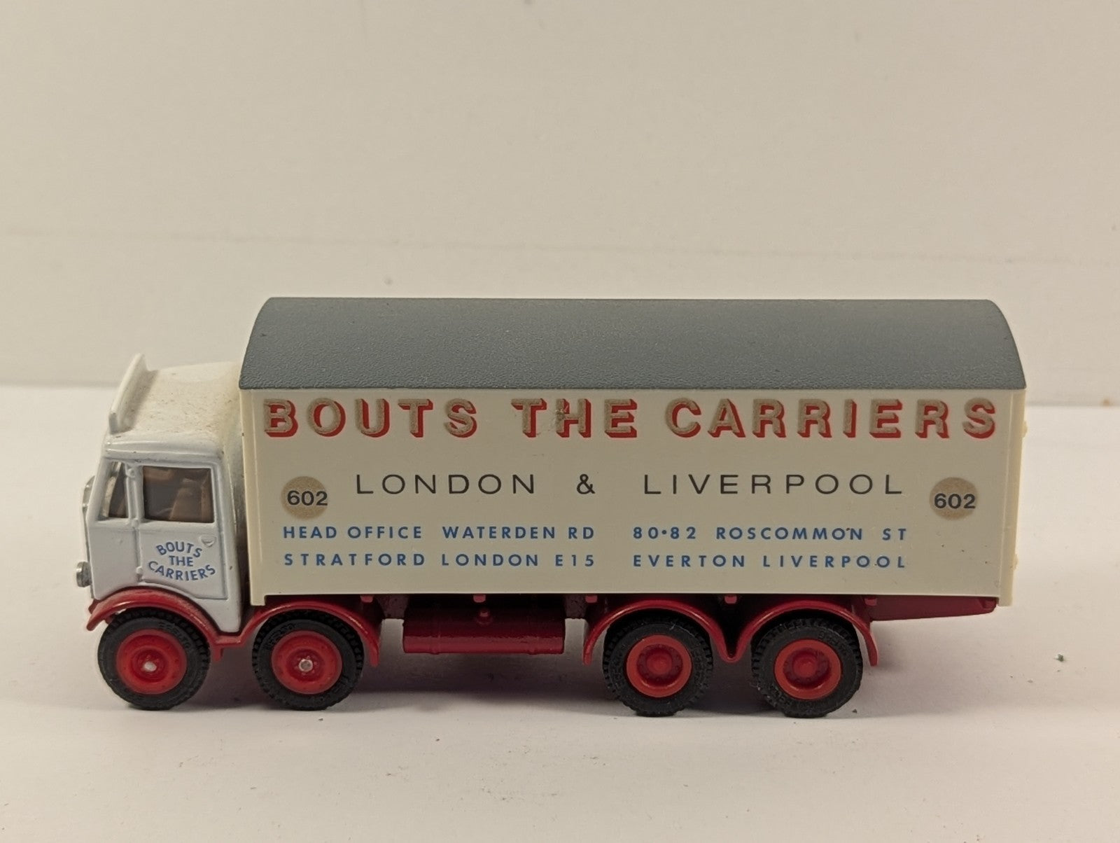EFE 1:76 Scale AEC Mammoth Major MkI 8-Wheel Box Van Die-cast Model