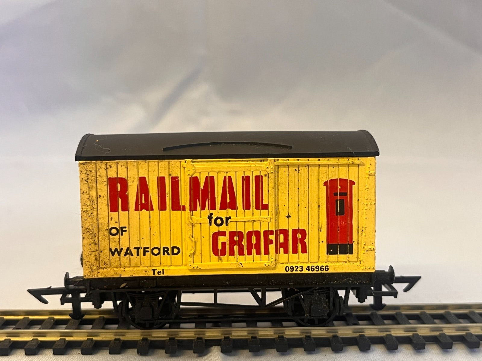 Graham Farish OO Gauge RailMail for Grafar Box Van