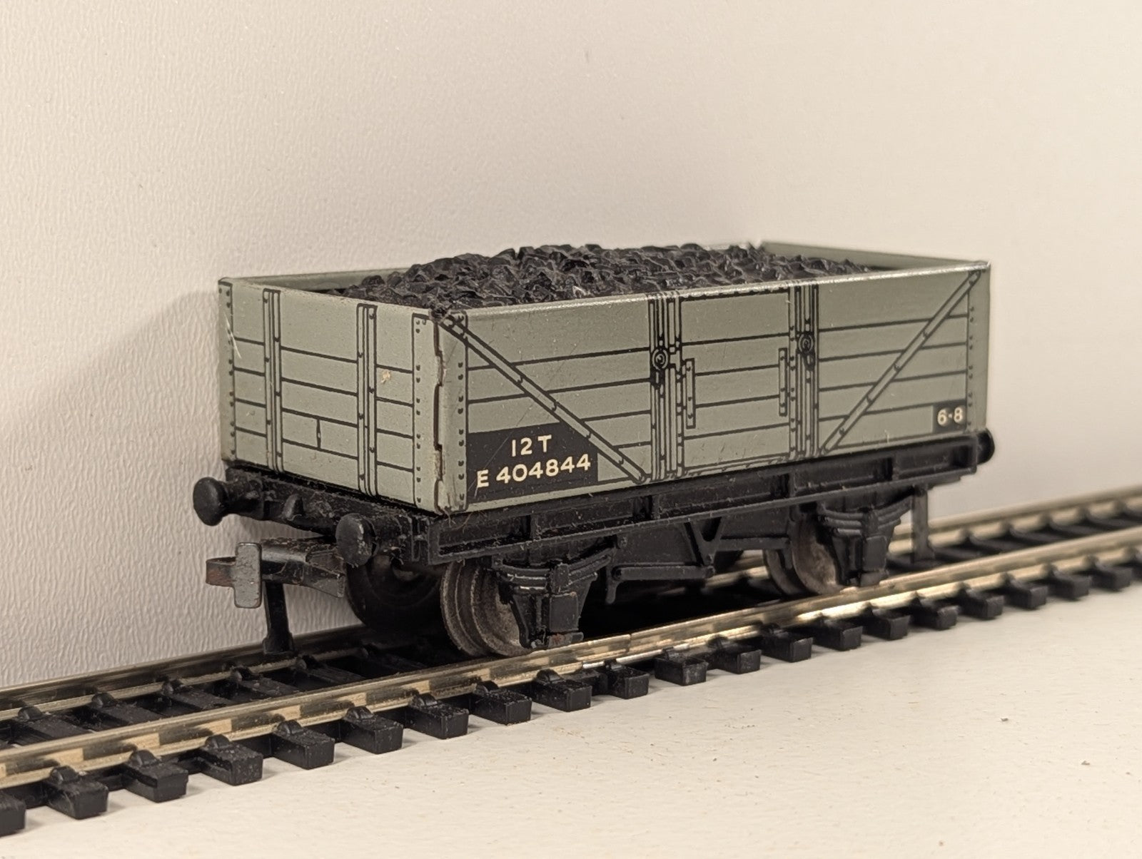 Hornby Dublo OO Gauge D1 5-Plank Coal Wagon with Coal Load - Boxed