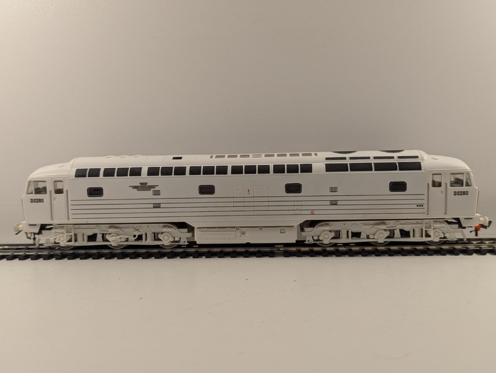 Heljan 4005 OO Gauge BRCW D0260 "Lion" Limited Edition - Boxed