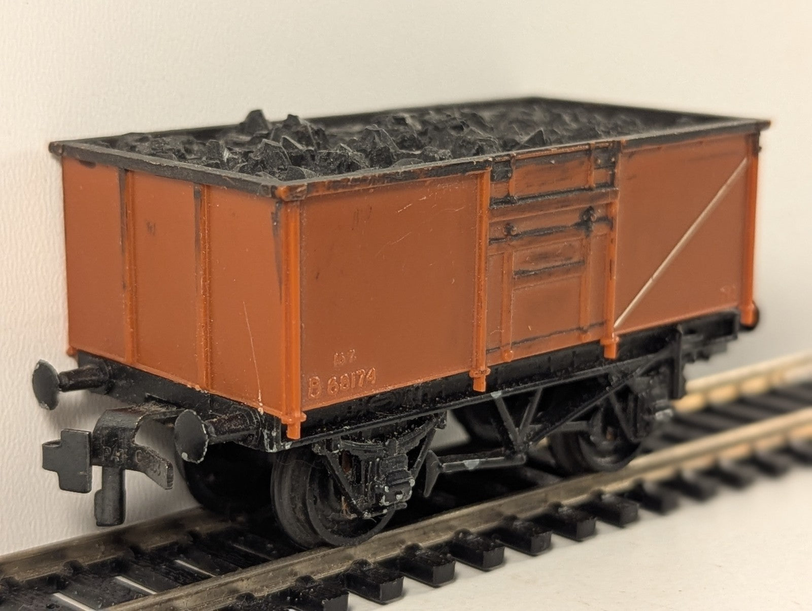 Trix BR 16 Ton Mineral Wagon OO Gauge