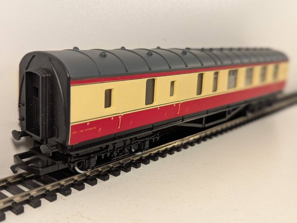 Hornby Railways OO Gauge BR Brake Coach Passenger Coach M26546