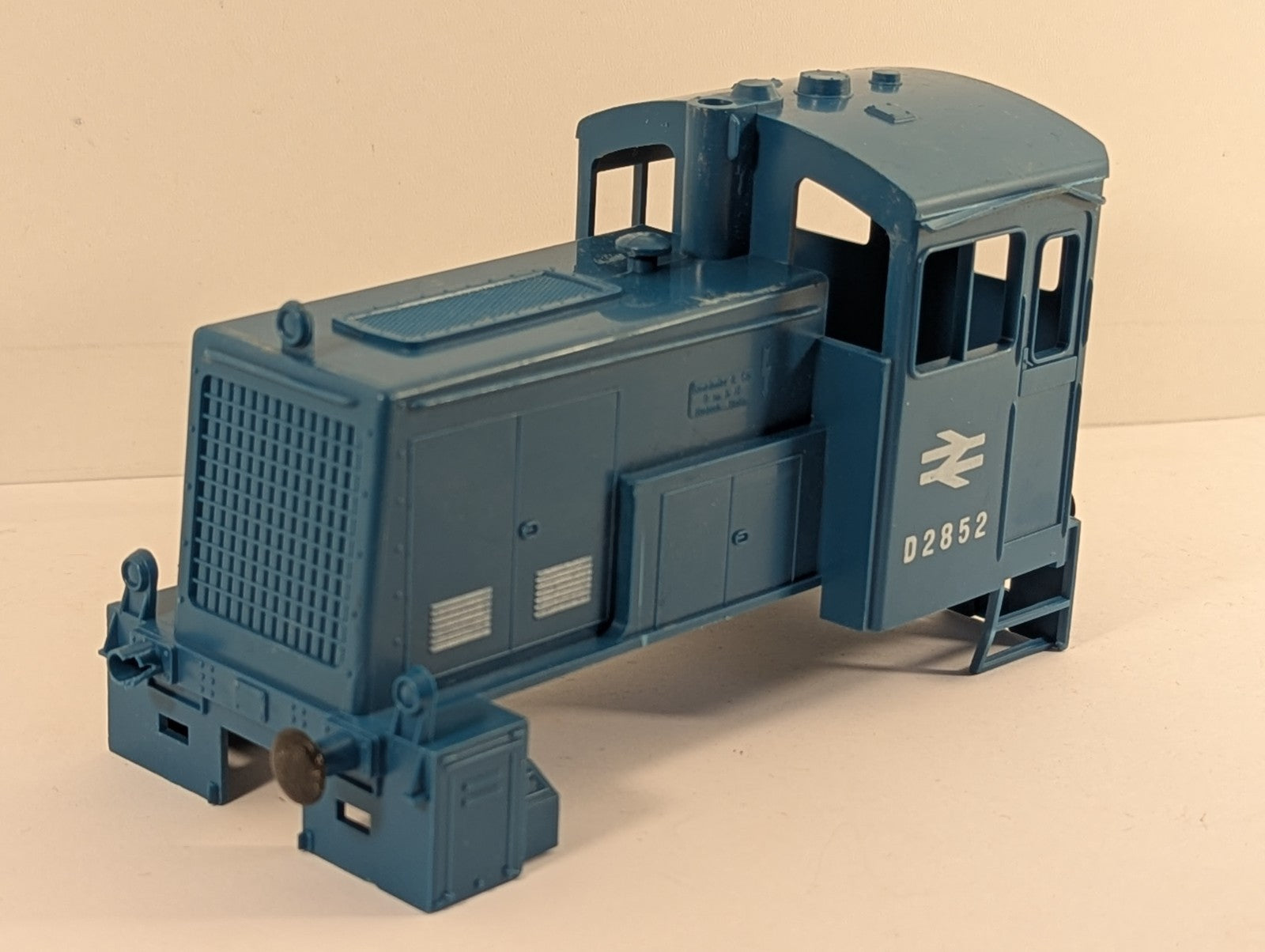 Lima O Gauge Gmeinder Diesel Shunter Locomotive Body Shell D2852 BR