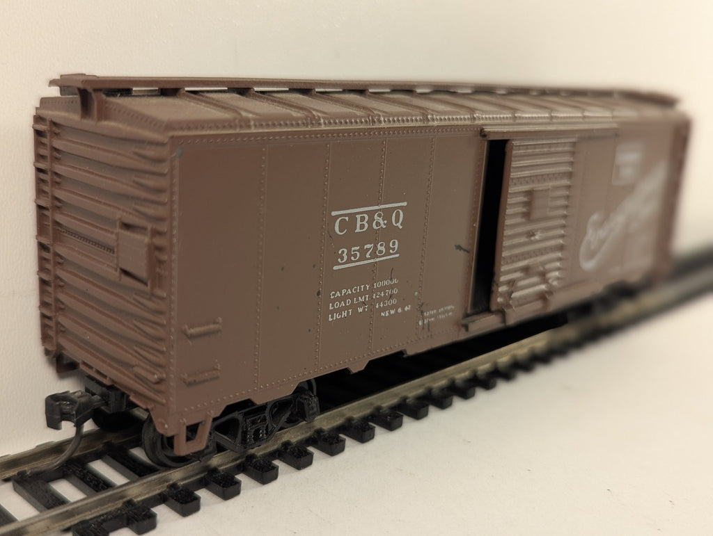 Athearn HO Gauge 40 Ft Box CB&Q Boxcar 35789 CB&Q Brown 5002