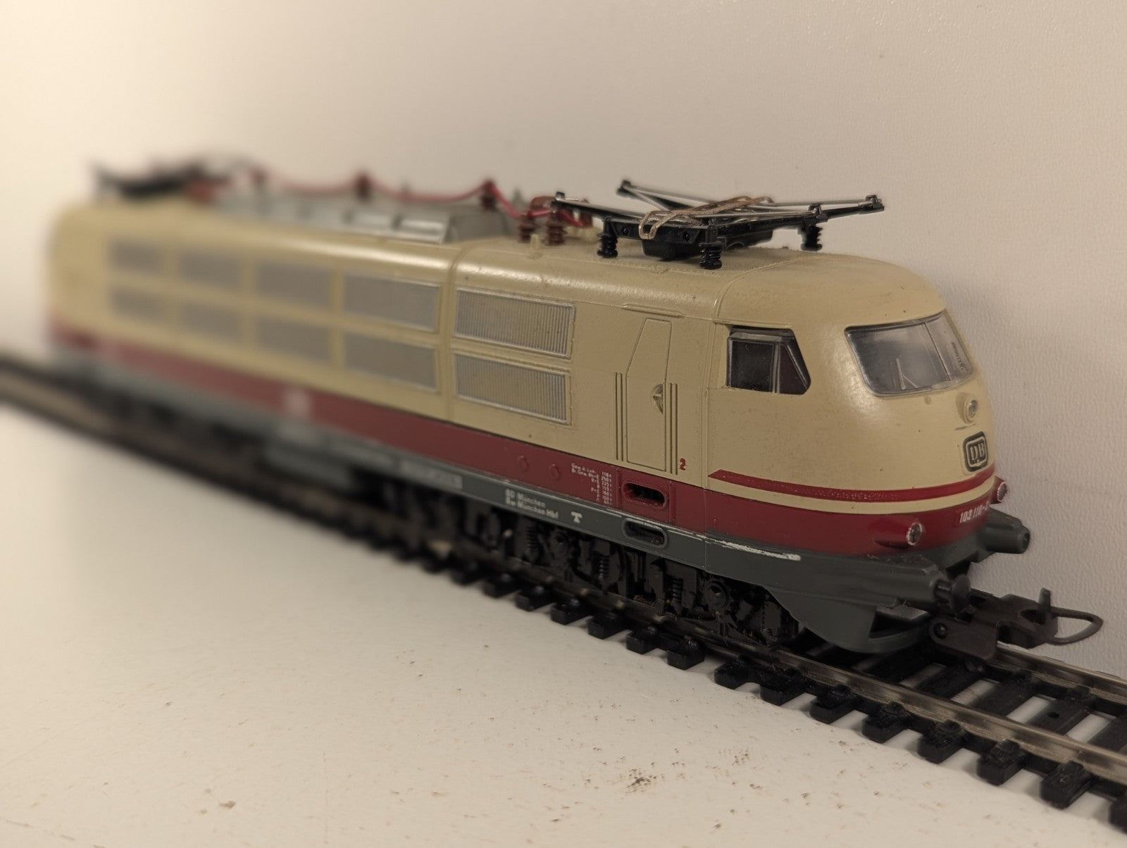 Liliput HO Gauge Class 103 Electric Locomotive 103 110-3 DB TEE Cream